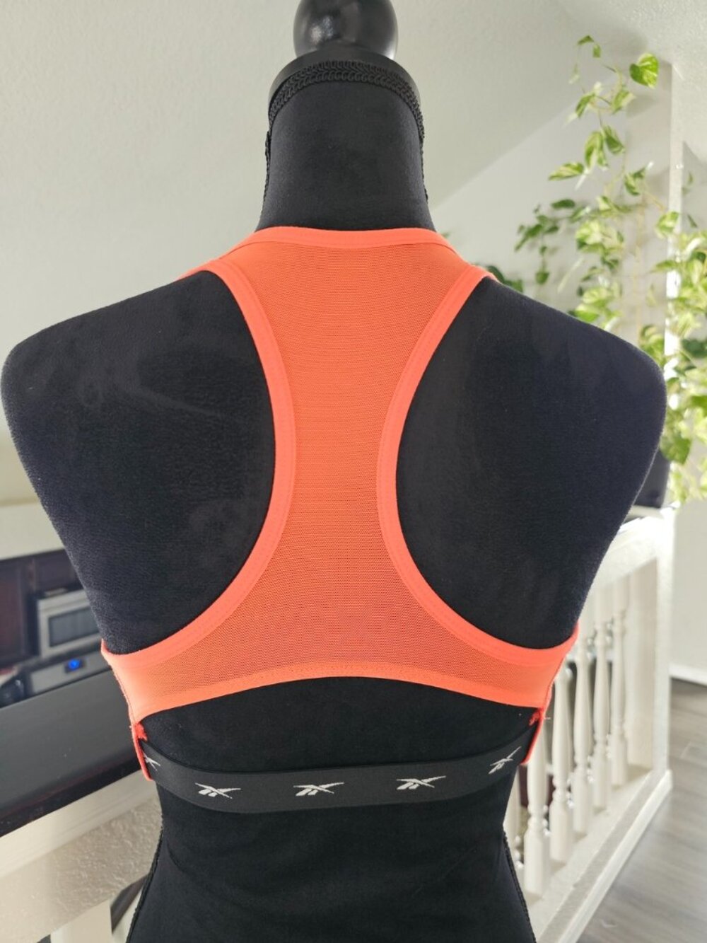Reebok Les Mills Studios Neon Orange Racerback Sports Bra Size Small - Picture 2 of 3